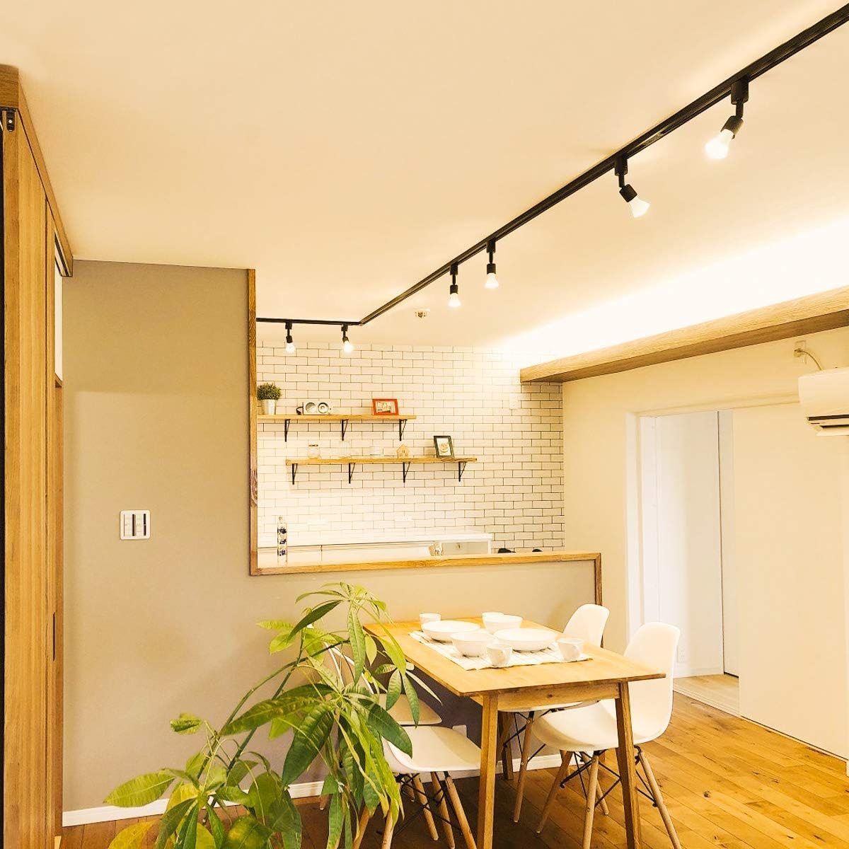 【E11】Lepro LED ハロゲン電球 E11 LED電球 スポットライト ハロゲン 50W形相当 狭角 ビーム角度40° 5.5W 400lm 電球色 3000K 集光タイプ 高演色性 PSE認証済み 非調光 密閉器具対応 省エネ 間接照明 天井照明 商業照明 看板 キッチン 台所 リビング ダイニング 脱衣所 寝室 廊下 玄関照明用 6個入り