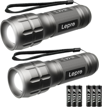 LED 懐中電灯 フラッシュライト ハンディライト 高輝度チップ搭載 ズーム調節 軽量 小型 電池式 単四電池付き 防災 停電対策 緊急用 キャンプ 登山 夜釣り グレー 2個入り (1200012-A-2)