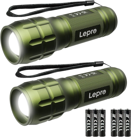 LED 懐中電灯 フラッシュライト ハンディライト 高輝度チップ搭載 ズーム調節 軽量 小型 電池式 単四電池付き 防災 停電対策 緊急用 キャンプ 登山 夜釣り グリーン 2個入り (1200012-G-2)
